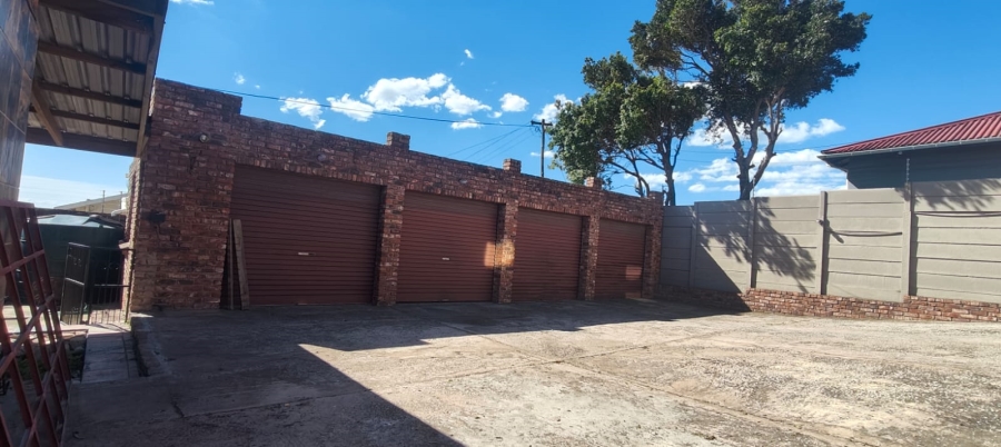 4 Bedroom Property for Sale in Newton Park Eastern Cape